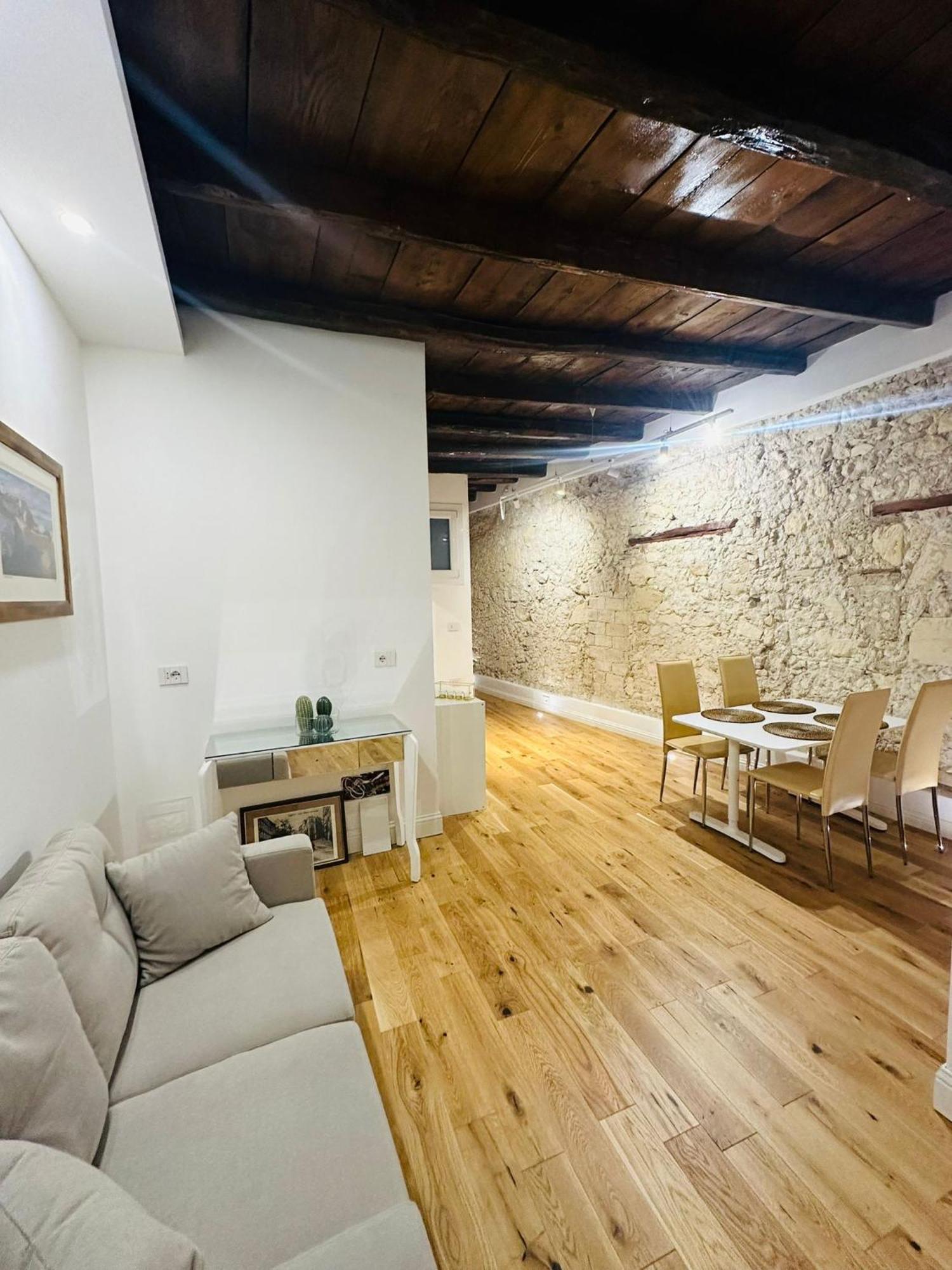 Antico Corso Charme Bed & Breakfast กาญารี ภายนอก รูปภาพ